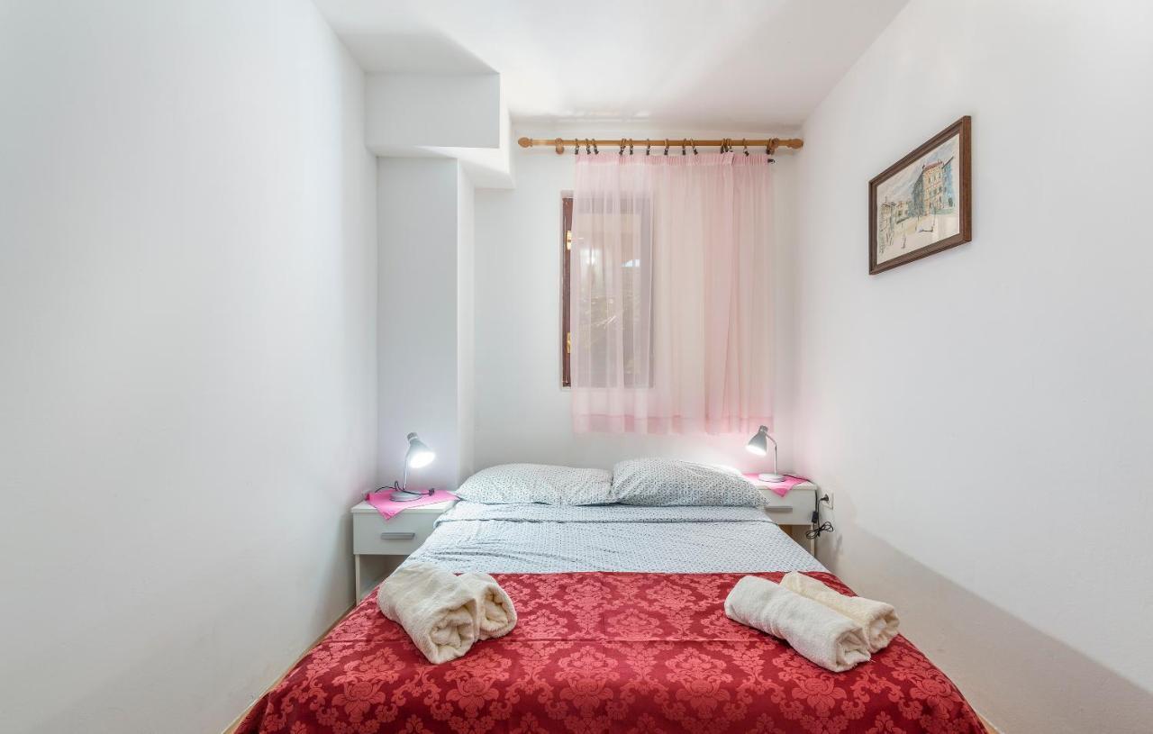 Apartments Feniks โปเรช ภายนอก รูปภาพ