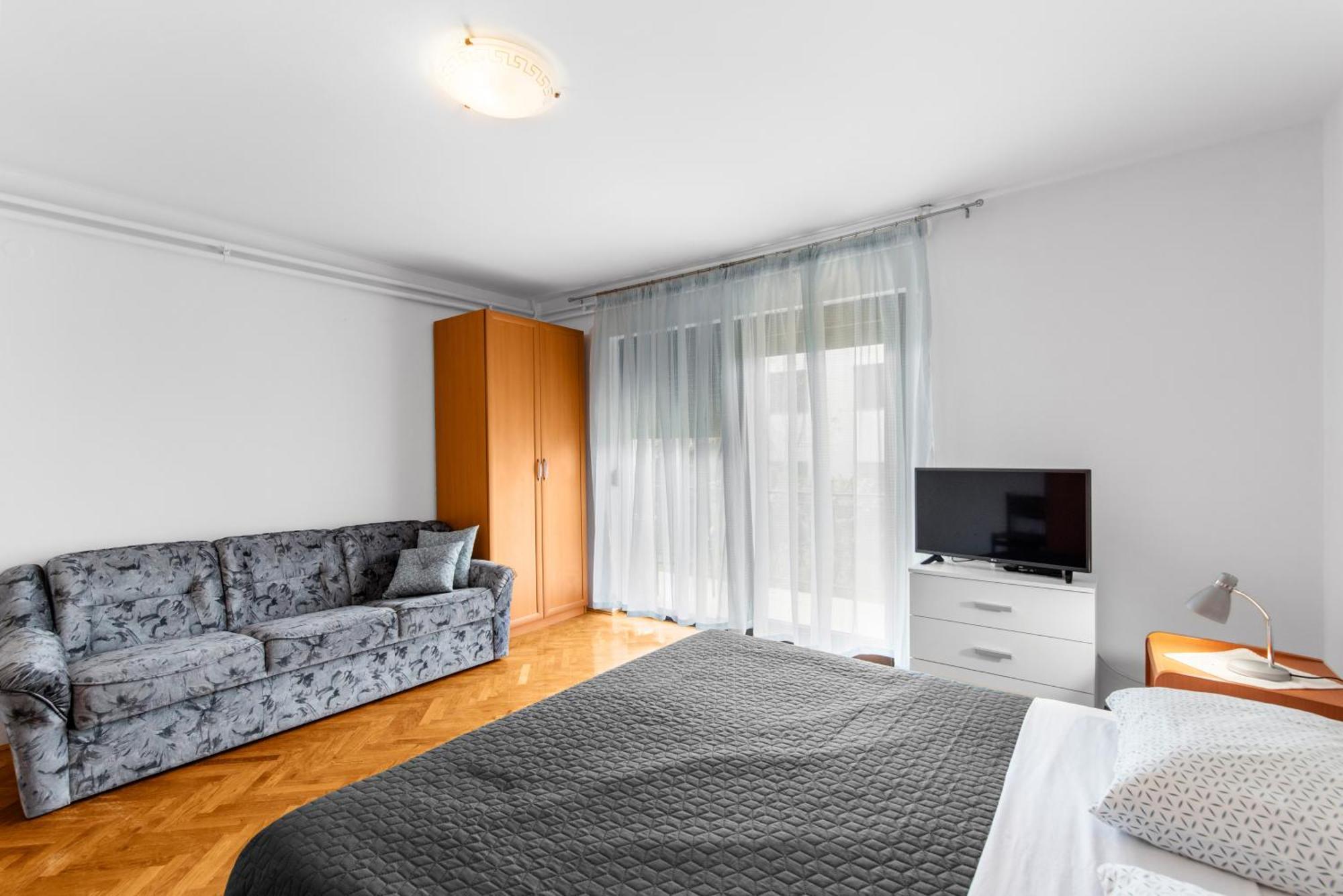 Apartments Feniks โปเรช ภายนอก รูปภาพ